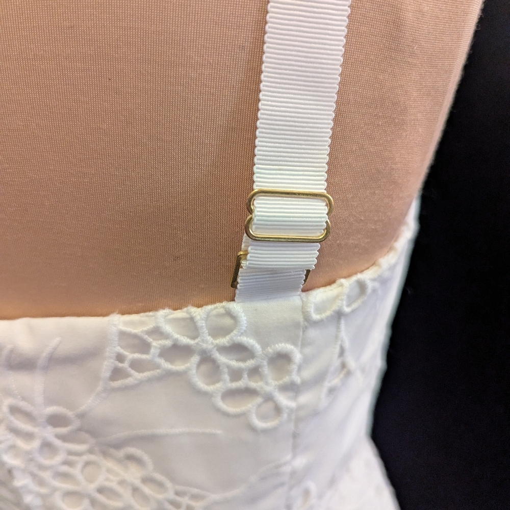 Lilly Pulitzer White Eyelet Sundress Graduation, Party, Bust 37"-38" Size 10? - Picture 9 of 10